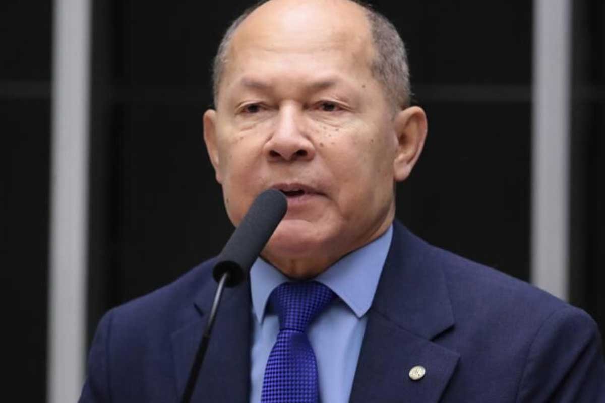 Deputado bolsonarista de Rondônia quer saber se há base secreta chinesa operando no Brasil
